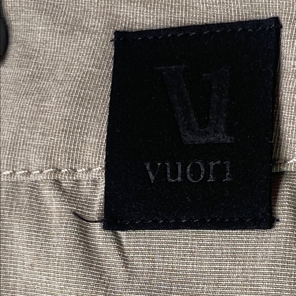 Vuori Men's 38 Light Tan Flat Front Shorts - Picture 5 of 8